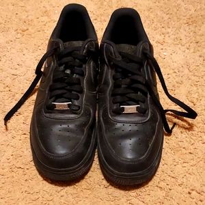 Black Nike Airforce 1's